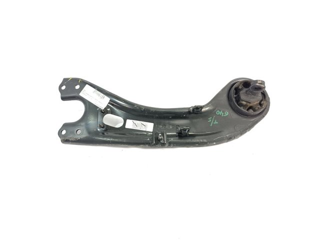 Braço oscilante (tração) longitudinal inferior esquerdo de suspensão traseira 552702S850 HYUNDAI
