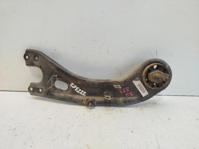 Braço oscilante (tração) longitudinal inferior esquerdo de suspensão traseira 552702S850 HYUNDAI