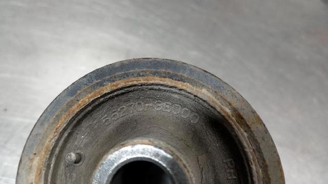 Bloco silencioso do braço oscilante superior traseiro longitudinal 552703E000 HYUNDAI