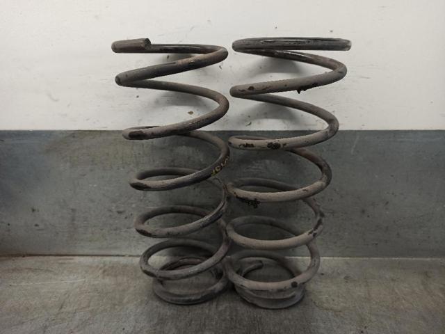 Mola traseira 553301W000 HYUNDAI