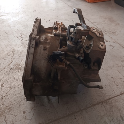 Caixa de Mudança montada (caixa mecânica de velocidades) 55350375 OPEL