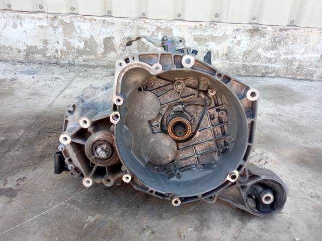 Caixa de Mudança montada (caixa mecânica de velocidades) 55350375 OPEL