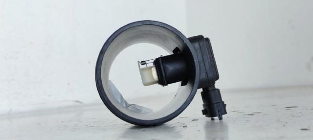 Sensor de fluxo (consumo) de ar, medidor de consumo M.A.F. - (Mass Airflow) 55353813 OPEL