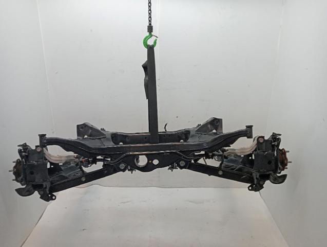 Viga de suspensão traseira (plataforma veicular) 554011YA0D NISSAN