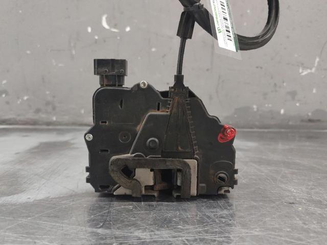 Fecho da porta traseira esquerda 55701965 FIAT
