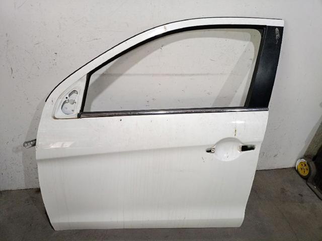 Porta dianteira esquerda 5700B533 MITSUBISHI