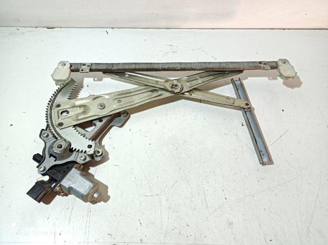 Motor de acionamento de vidro da porta dianteira direita 5713A086 PEUGEOT