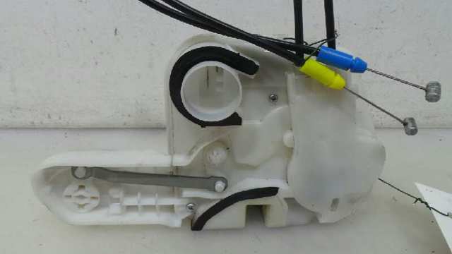 Fecho da porta dianteira esquerda 5715A589 MITSUBISHI