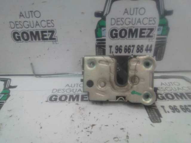 Fecho da porta dianteira esquerda 5801352923 IVECO