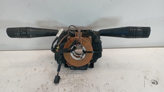Comutador instalado na coluna da direção, montado 5801464968 IVECO