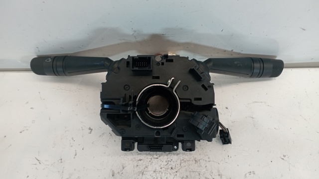 Comutador instalado na coluna da direção, montado 5801464968 IVECO