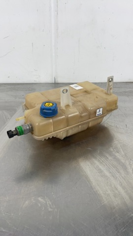 Tanque de expansão do sistema de esfriamento 5802097306 IVECO