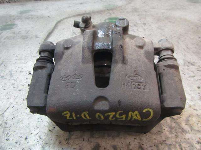 Suporte do freio dianteiro esquerdo 581101H000 HYUNDAI
