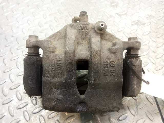 Suporte do freio dianteiro esquerdo 581102S700 HYUNDAI