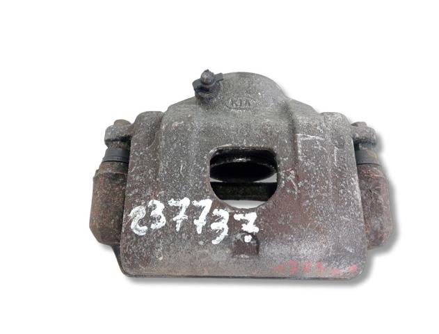 Suporte do freio dianteiro direito 581302F200 HYUNDAI