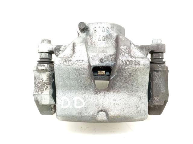 Suporte do freio dianteiro direito 58130D7500 HYUNDAI