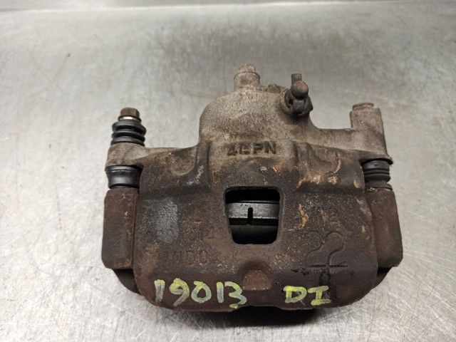 Suporte do freio dianteiro esquerdo 5818024A00 HYUNDAI