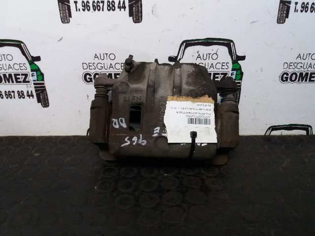Suporte do freio dianteiro direito 5819026A00 HYUNDAI