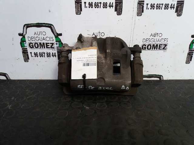 Suporte do freio dianteiro direito 5819026A10 HYUNDAI