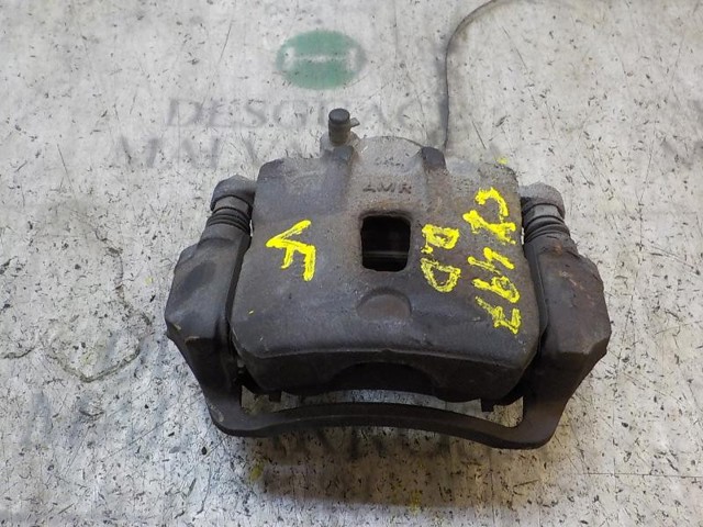 Suporte do freio dianteiro direito 581902KA10 HYUNDAI