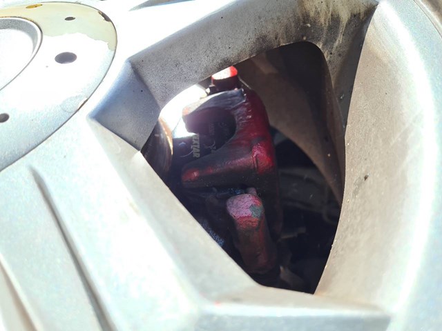 Suporte do freio traseiro direito 583112DA10 HYUNDAI
