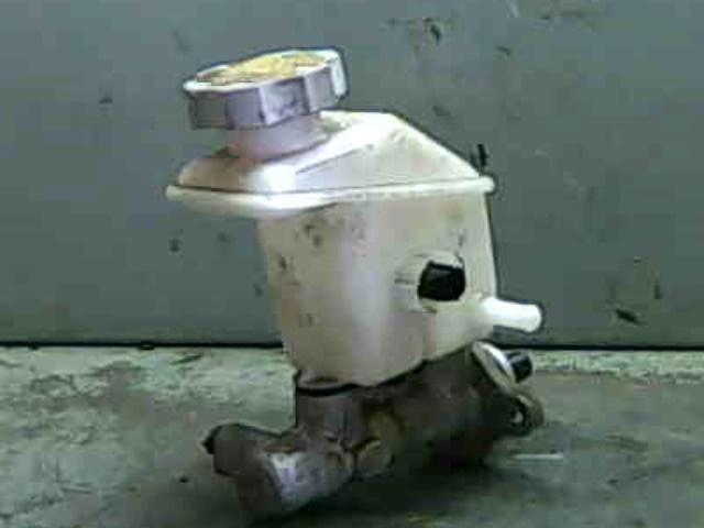 Cilindro mestre do freio 585101G110 HYUNDAI