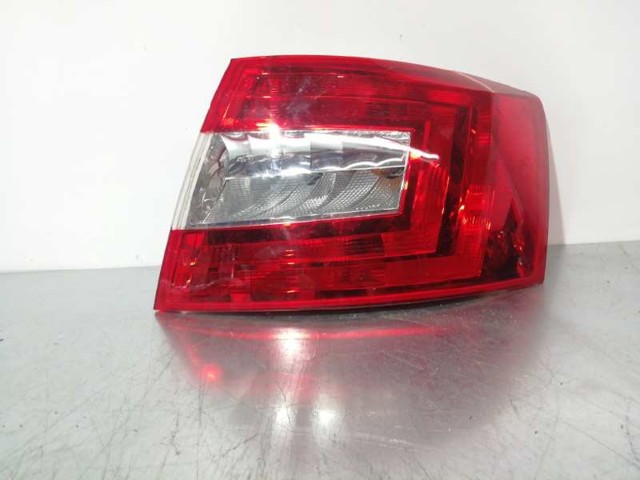 Lanterna traseira direita 5E5945096 VAG