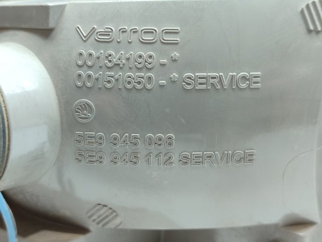 Lanterna traseira direita 5E9945096 VAG