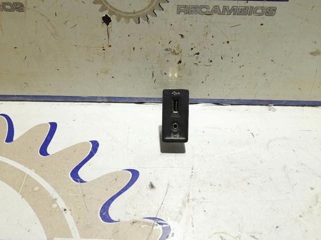 Concentrador USB 5G0035222E VAG