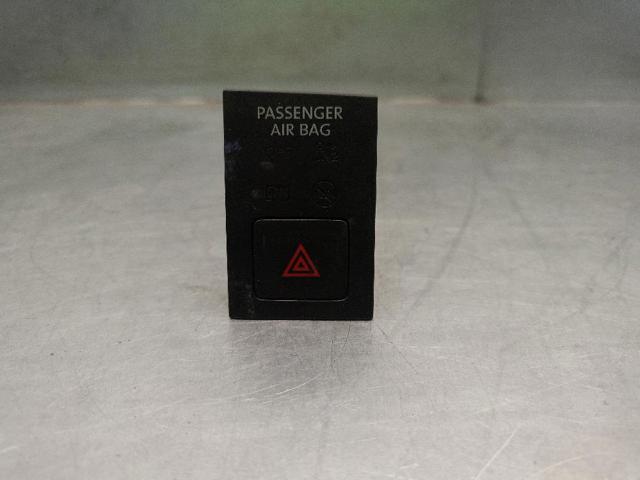 Botão de ativação do sinal de emergência 5G1919225A VAG