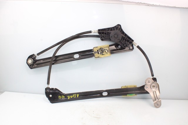 Mecanismo de acionamento de vidro da porta dianteira direita 5G4837462F VAG