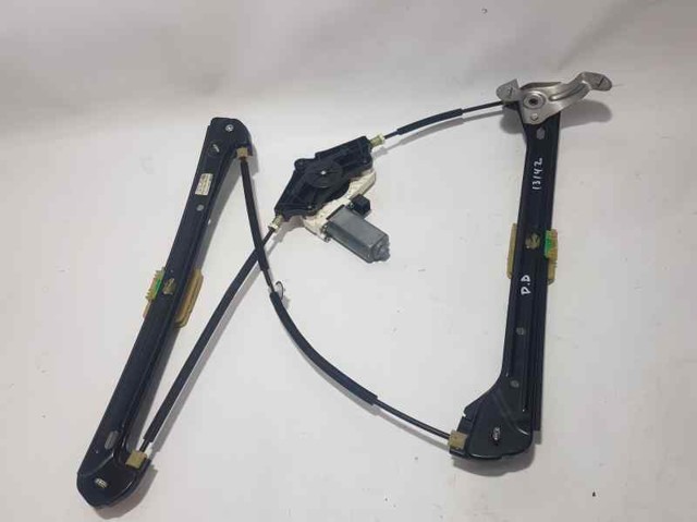 Mecanismo de acionamento de vidro da porta dianteira direita 5G4837462H VAG