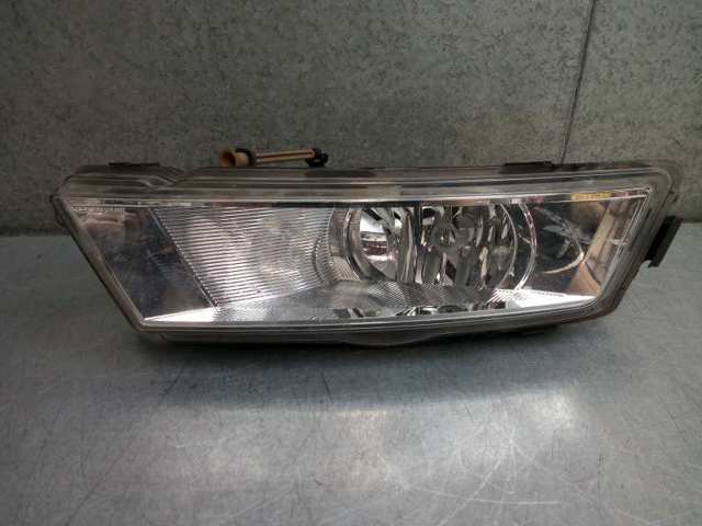 Luzes de nevoeiro esquerdas 5JA941699 VAG