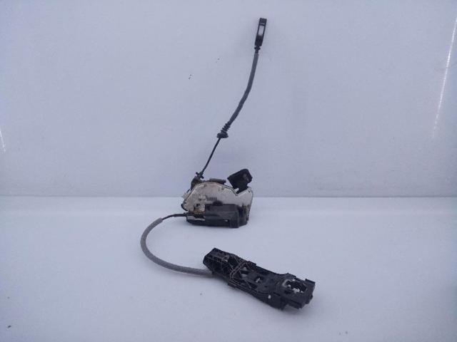 Fecho da porta traseira esquerda 5K48390150 VAG