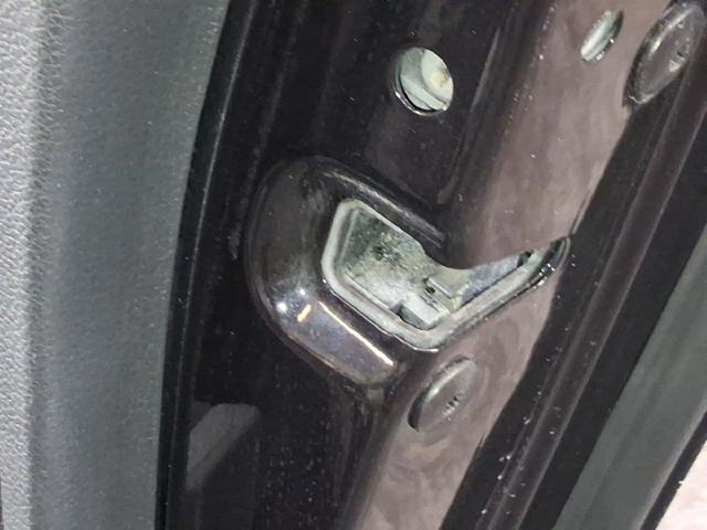Fecho da porta traseira direita 5K4839016AH VAG