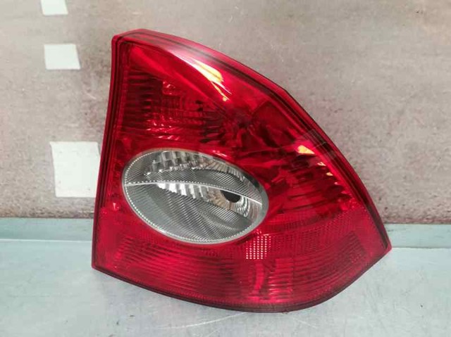 Lanterna traseira direita 5M5113A602AA FORD