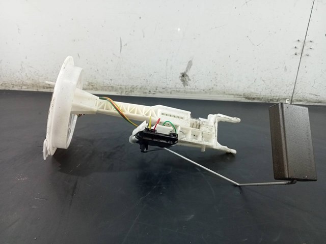 Sensor esquerdo do nível de combustível no tanque 5N0919673R VAG