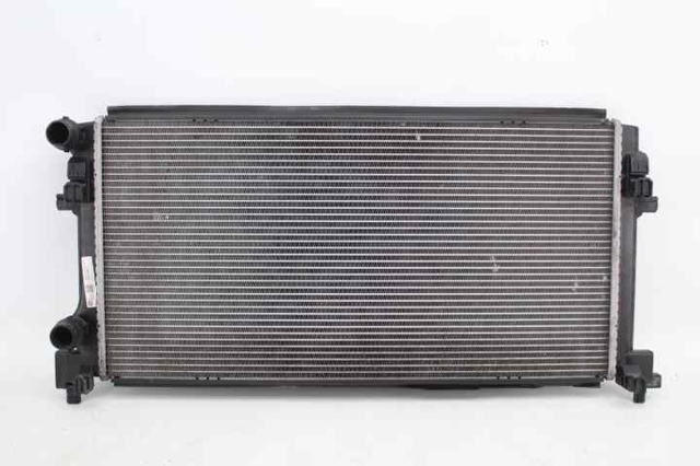 Radiador de esfriamento de motor 5Q0121251EC VAG