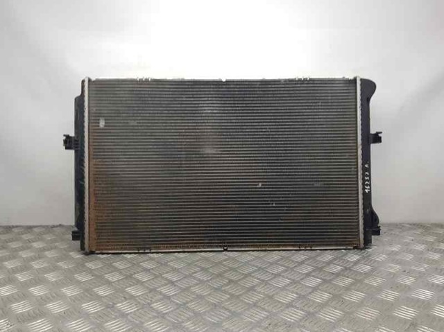 Radiador de esfriamento de motor 5Q0121251ER VAG