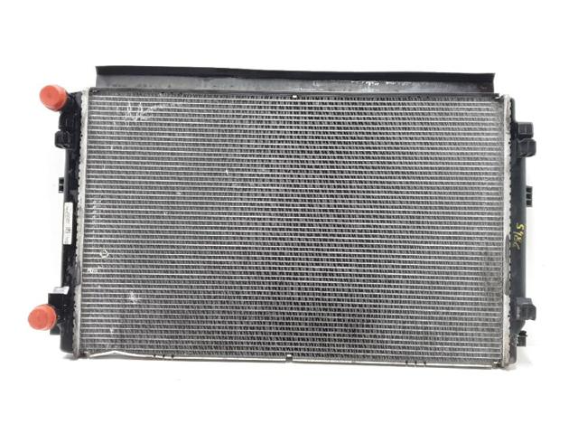 Radiador de esfriamento de motor 5Q0121251ER VAG