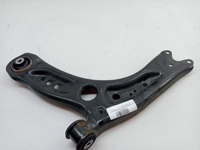 Braço oscilante inferior esquerdo de suspensão dianteira 5Q0407151L VAG