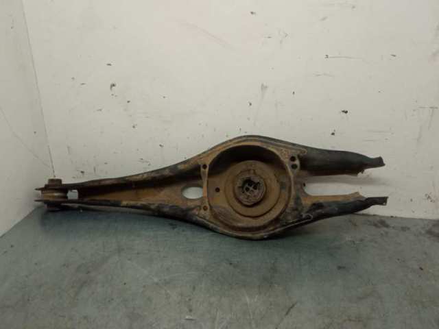 Braço oscilante inferior esquerdo de suspensão traseira/direita 5Q0505311D VAG