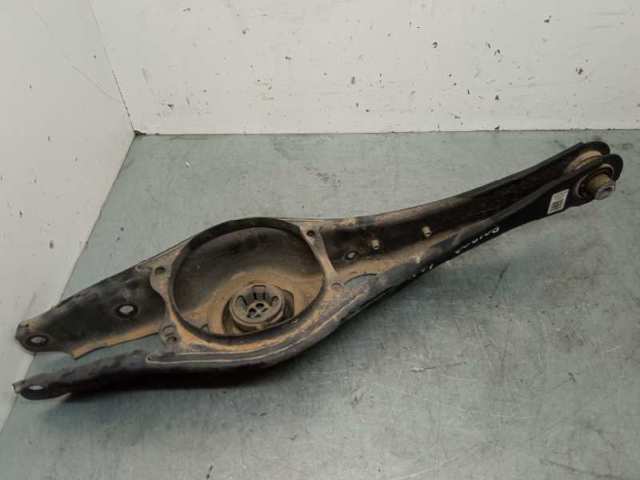 Braço oscilante inferior esquerdo de suspensão traseira/direita 5Q0505311D VAG