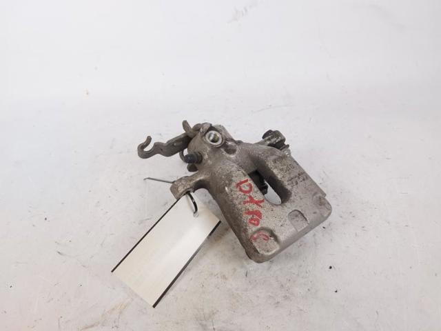 Suporte do freio traseiro direito 5Q0615424B VAG