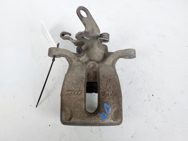 Suporte do freio traseiro direito 5Q0615424B VAG