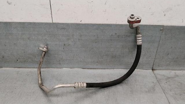 Mangueira de aparelho de ar condicionado, desde o compressor até o radiador 5Q0816721B VAG
