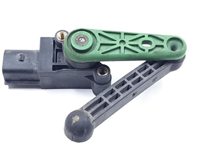 Sensor dianteiro esquerdo do nível de posição de carroçaria 5Q0907503 VAG