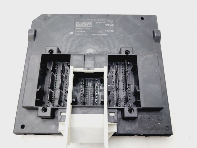 5Q0937084AC VAG