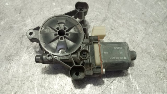 Motor de acionamento de vidro da porta dianteira esquerda 5Q0959801A PORSCHE