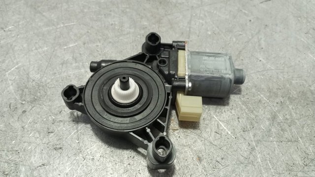 Motor de acionamento de vidro da porta dianteira esquerda 5Q0959801A PORSCHE